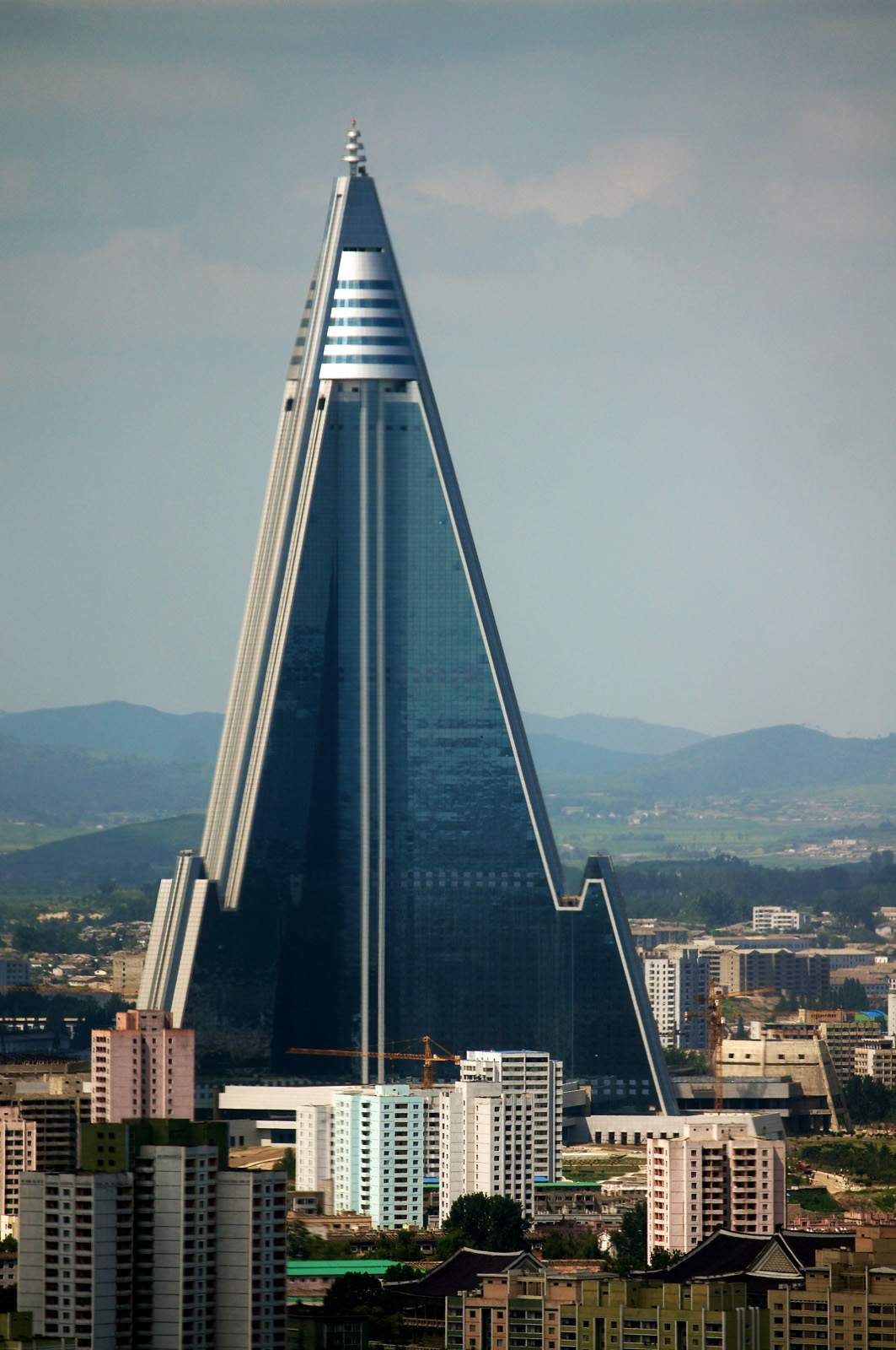 ryugyong-hotel-tower.jpg